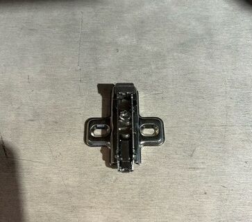 HINGE MOUNT PLATE 6MM 329.73.506